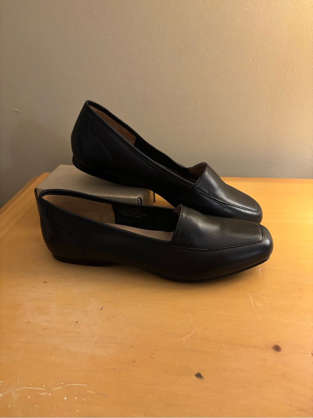 Array Black Leather Slip-On Loafers 7M